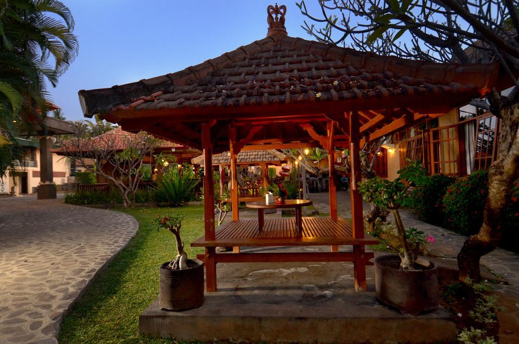 Banyualit Spa 'N Resort Lovina Exterior foto