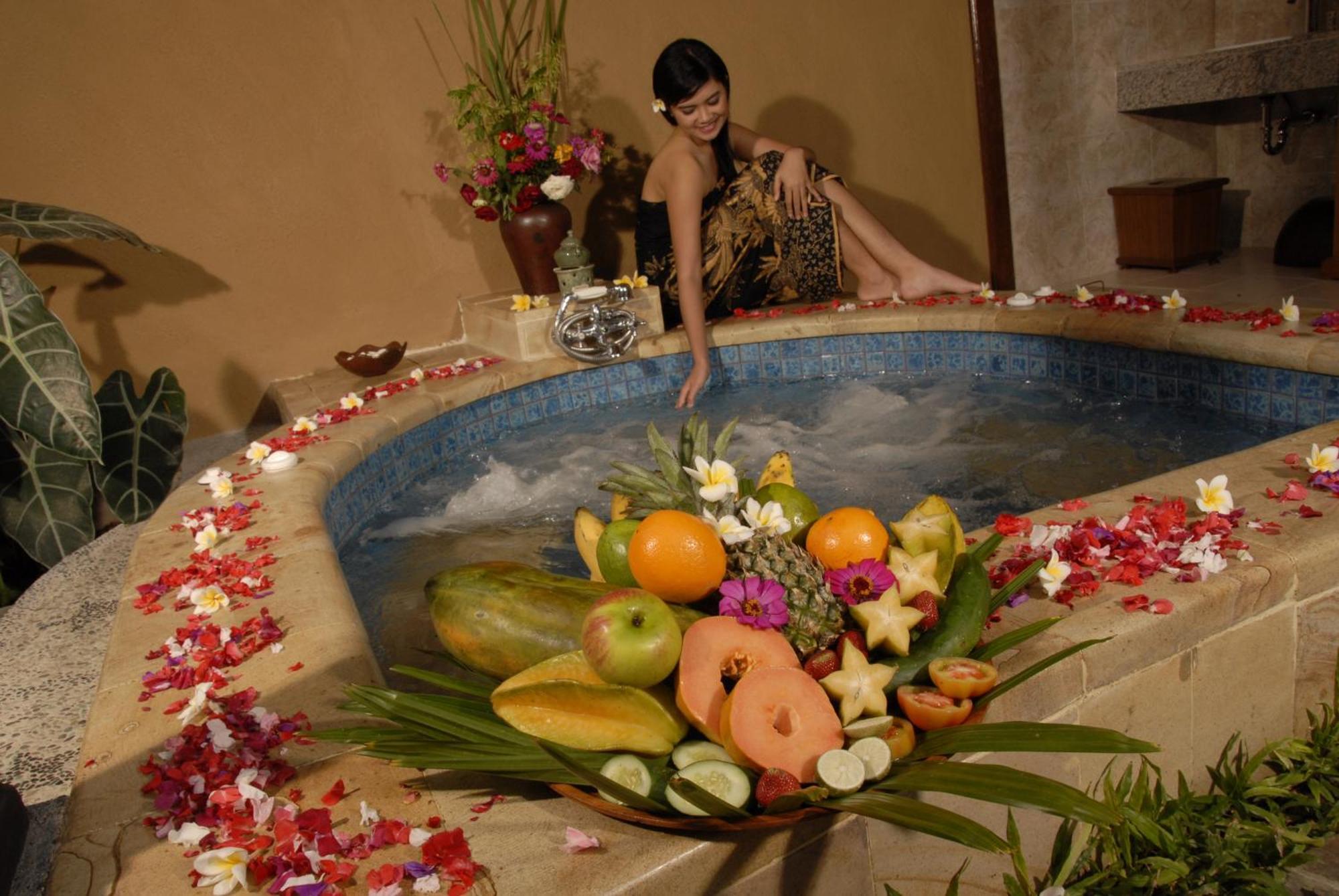 Banyualit Spa 'N Resort Lovina Exterior foto