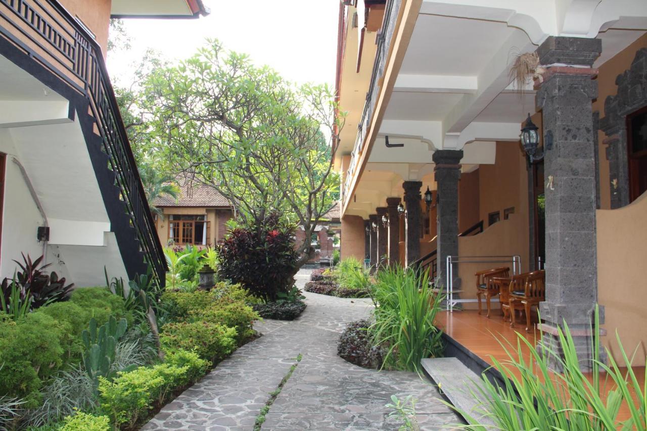 Banyualit Spa 'N Resort Lovina Exterior foto